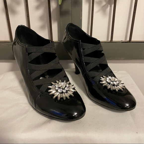 Franco Sarto leather healed loafer type shoe - Picture 1 of 7